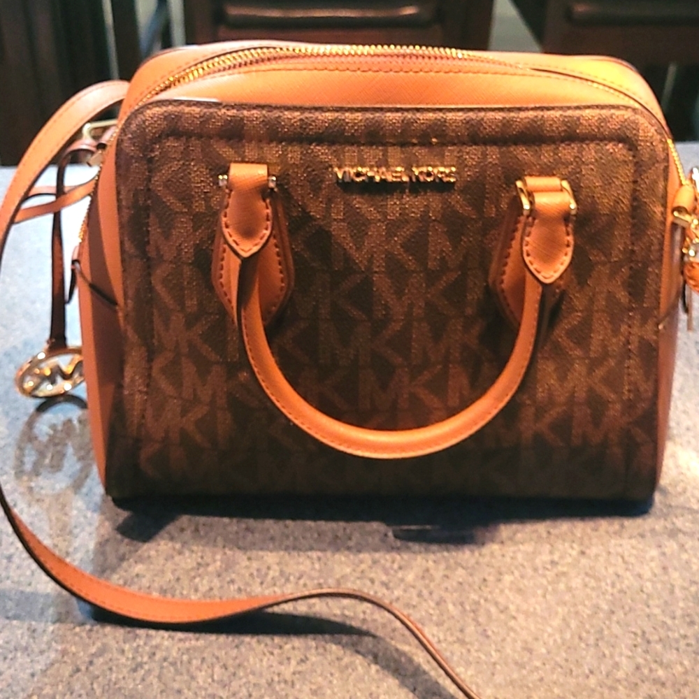 MICHAEL KORS purse